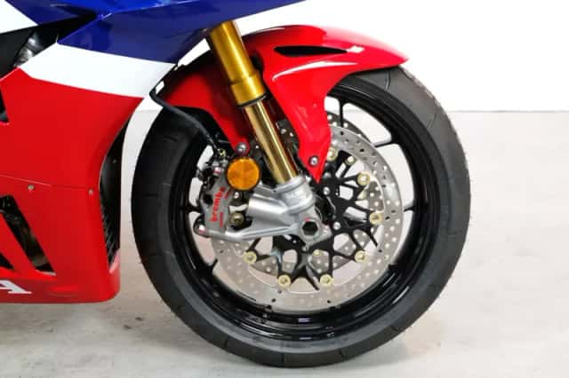 Honda CBR 1000 RR Fireblade (2026) thumbnail 4