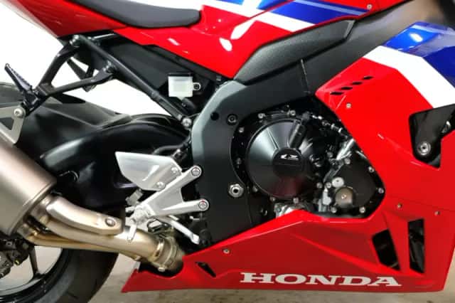 Honda CBR 1000 RR Fireblade (2026) thumbnail 5