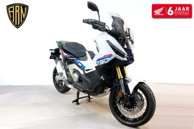 Honda X ADV (2026) thumbnail 2
