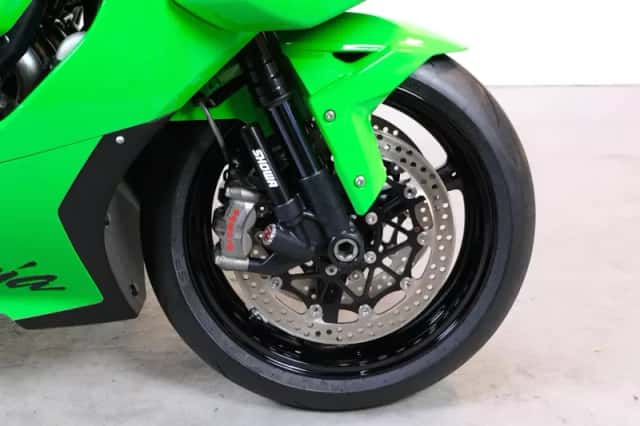Kawasaki Ninja ZX-10RR (2026) thumbnail 3