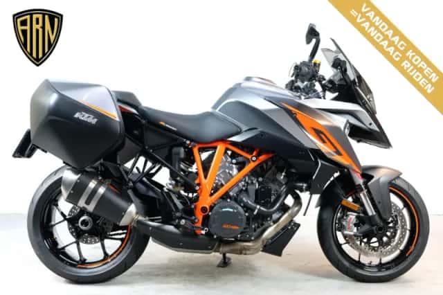 KTM 1290 Super Duke GT (2018) thumbnail 1