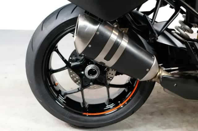 KTM 1290 Super Duke GT (2018) thumbnail 6