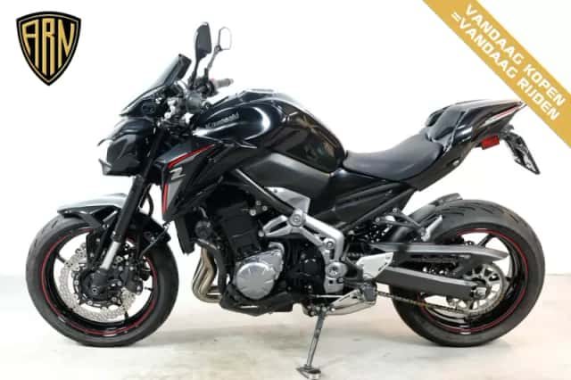 Kawasaki Z900 (2018) thumbnail 3