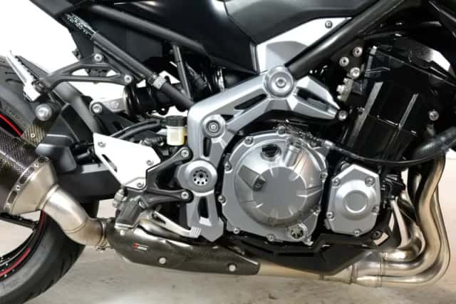 Kawasaki Z900 (2018) thumbnail 5