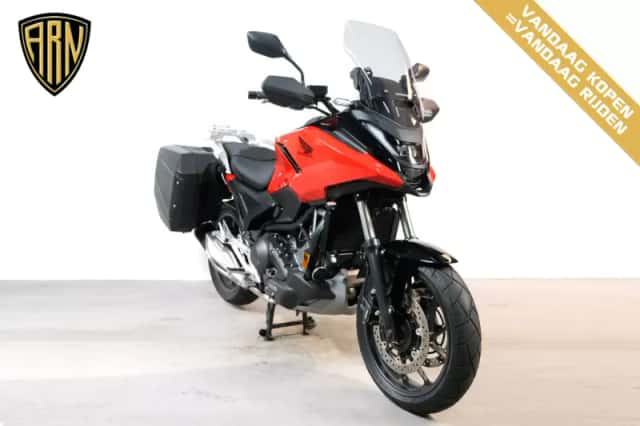 Honda NC750X (2025) thumbnail 2
