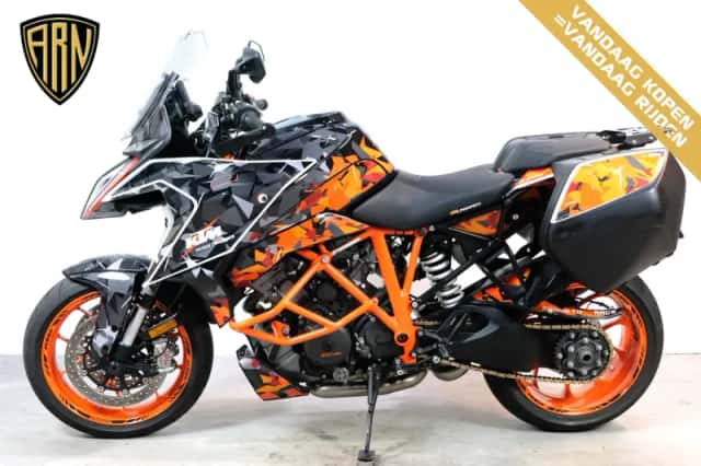 KTM 1290 Super Duke GT (2019) thumbnail 3