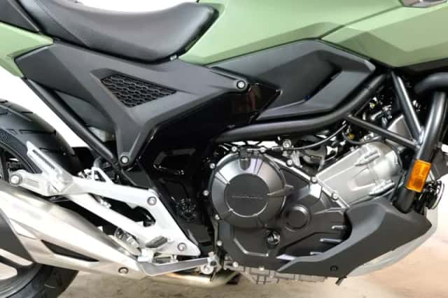 Honda NC750X (2026) thumbnail 5
