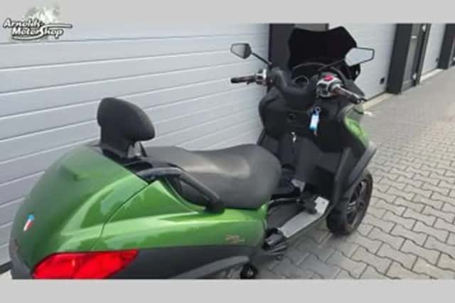 Piaggio MP3 500 (2014) thumbnail 2