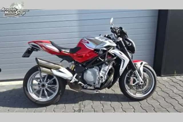 MV Agusta Brutale 1090 (2013) thumbnail 1