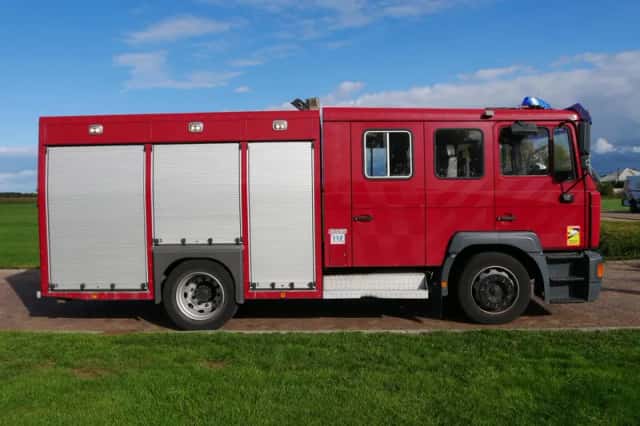 MAN M 18 MC Dutch Fire Brigade Tanker (1999) thumbnail 6