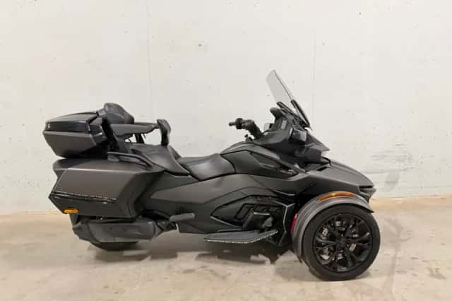 Can-Am Spyder RT (2024) thumbnail 1