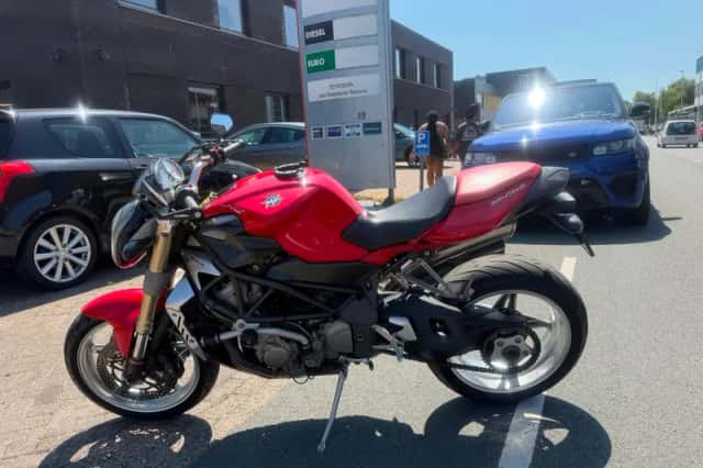 MV Agusta Brutale (2005) thumbnail 1