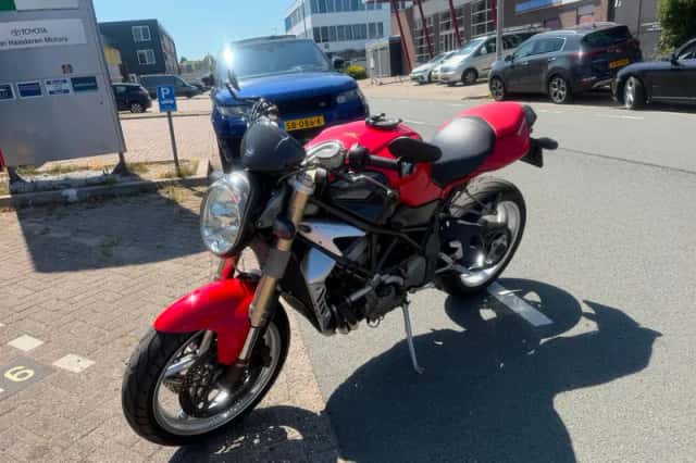 MV Agusta Brutale (2005) thumbnail 6