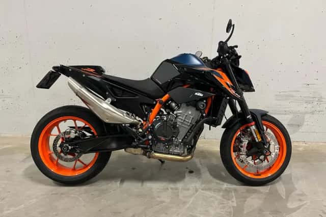 KTM 890 Duke (2023) thumbnail 1