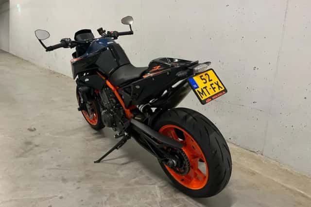 KTM 890 Duke (2023) thumbnail 6