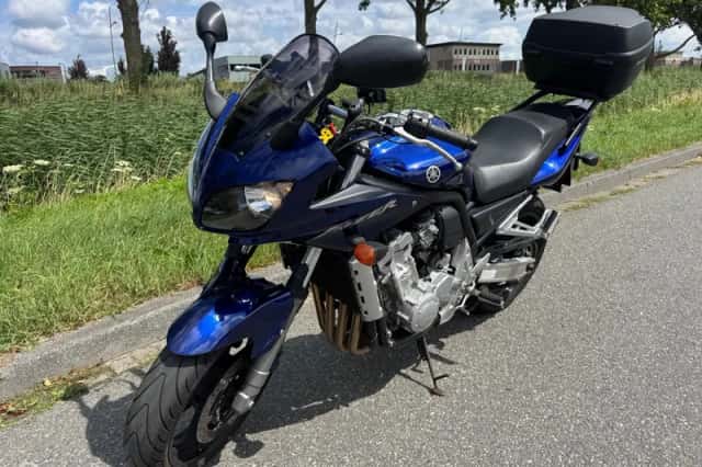 Yamaha FZS 1000 Fazer (2005) thumbnail 2