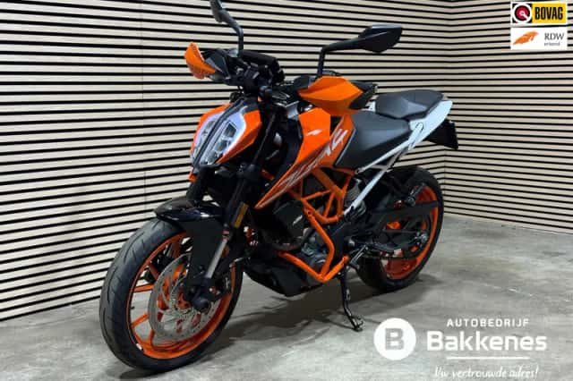 KTM 390 Duke (2017) thumbnail 1