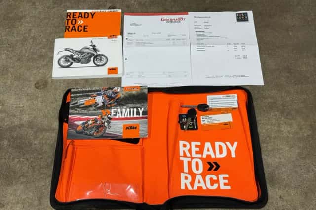KTM 390 Duke (2017) thumbnail 3