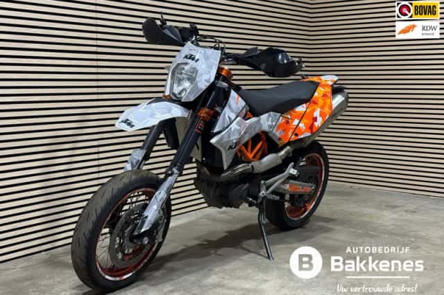 KTM 690 SMC R (2015) thumbnail 1