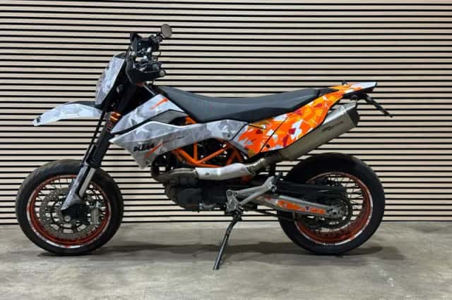 KTM 690 SMC R (2015) thumbnail 5
