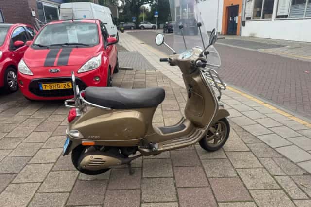 Piaggio LX (2012) thumbnail 4