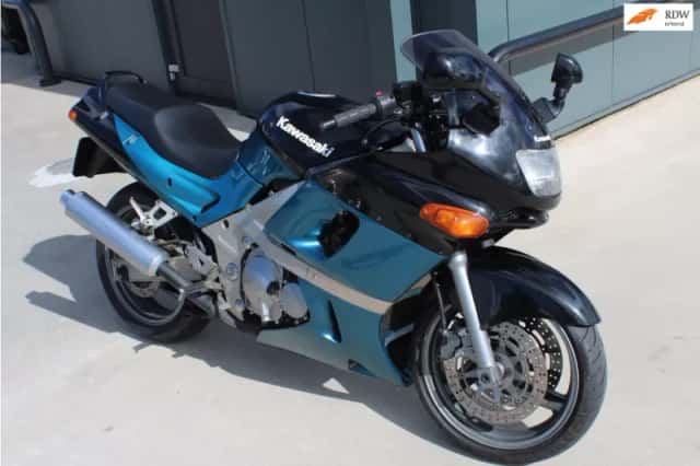 Kawasaki ZZR 600 (1994) thumbnail 1