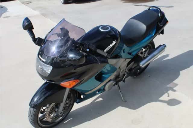 Kawasaki ZZR 600 (1994) thumbnail 2