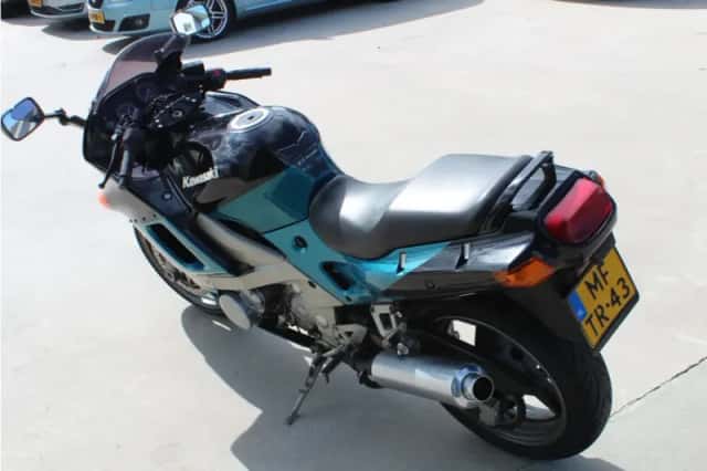 Kawasaki ZZR 600 (1994) thumbnail 4