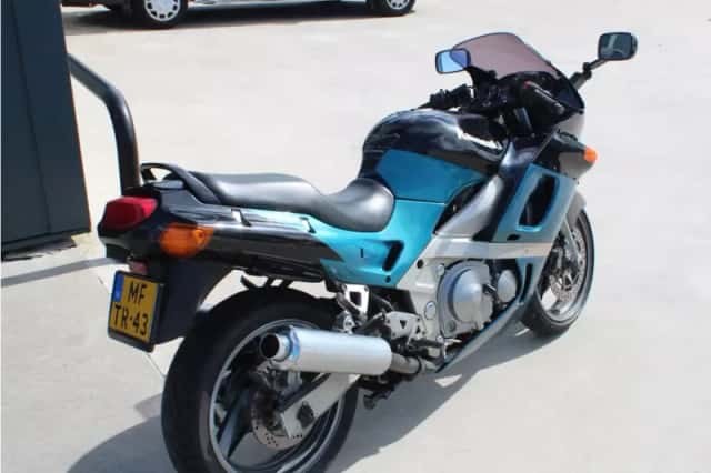 Kawasaki ZZR 600 (1994) thumbnail 5