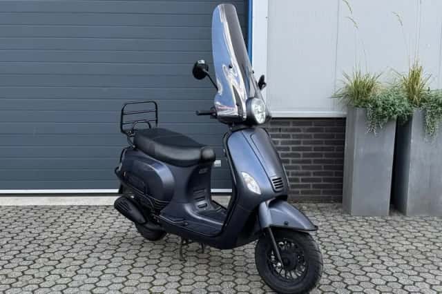 Senzo Snorscooter RivaLux (2017) thumbnail 1