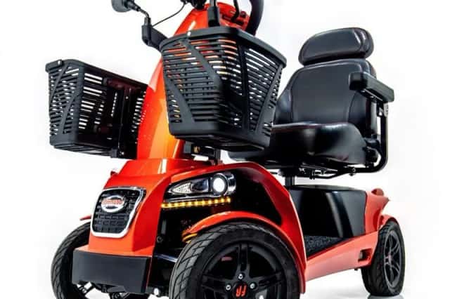 Mango Freerider (2018) thumbnail 1