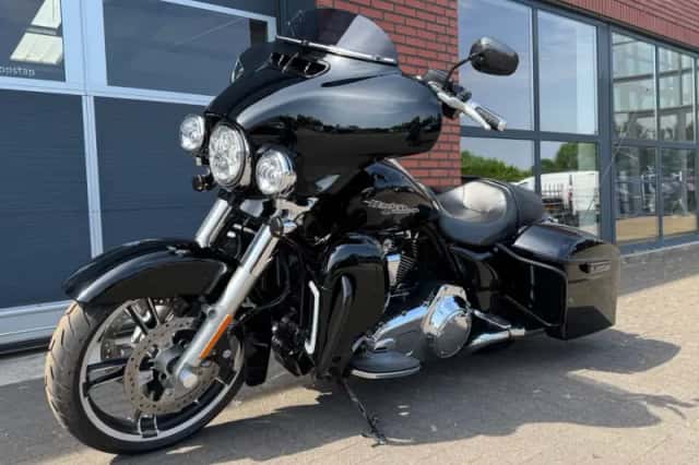 Harley-Davidson Street Glide (2014) thumbnail 1