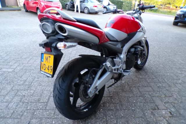 Suzuki GSR600 (2006) thumbnail 6