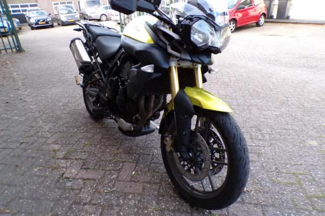 Triumph Tiger 800 (2011) thumbnail 6