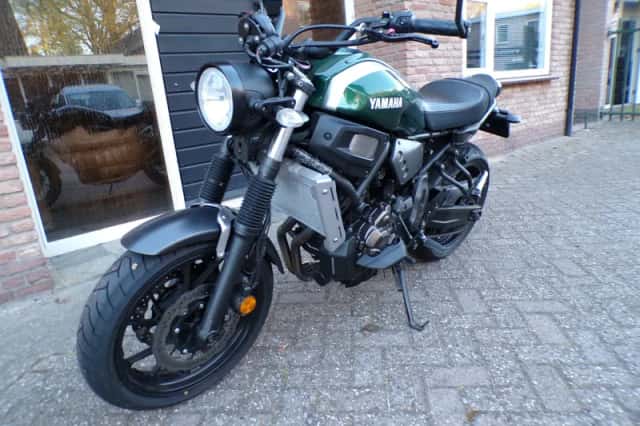 Yamaha XSR700 (2016) thumbnail 2