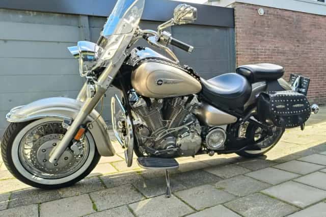 Yamaha XV 1600 Wildstar (2003) thumbnail 1