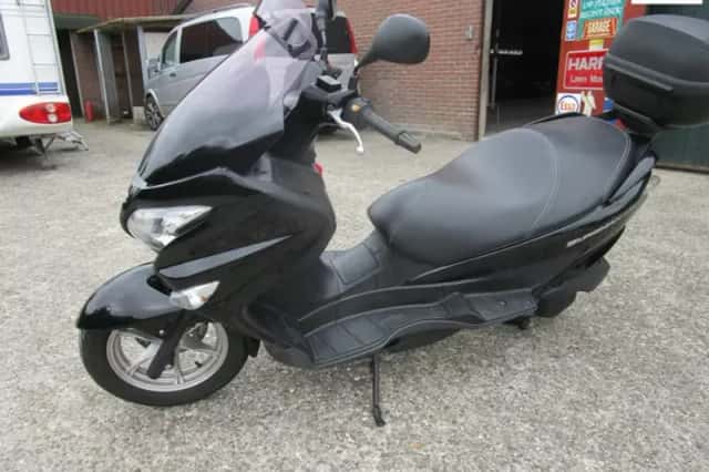 Suzuki Burgman 200 (2015) thumbnail 1