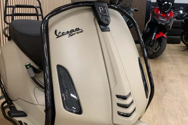 Vespa Sprint (2017) thumbnail 3