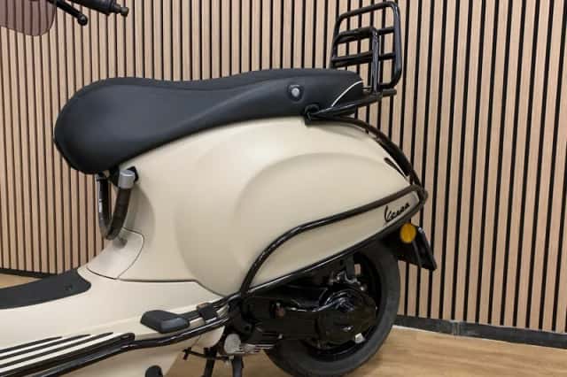 Vespa Sprint (2017) thumbnail 5