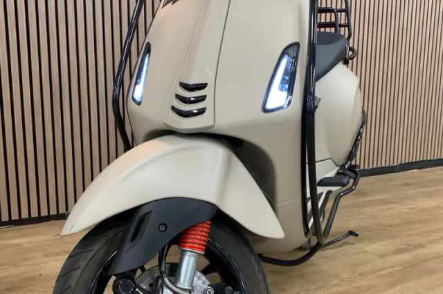 Vespa Sprint (2017) thumbnail 6