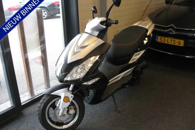 Yamasaki Snorscooter MB50QT-C3 (0) thumbnail 1