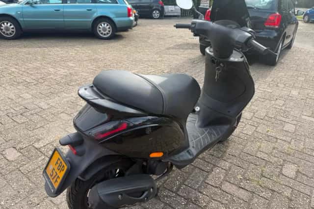 Piaggio Bromscooter Zip (2020) thumbnail 4