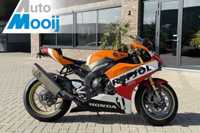 Honda CBR1000RR R Fireblade (2022) thumbnail 1