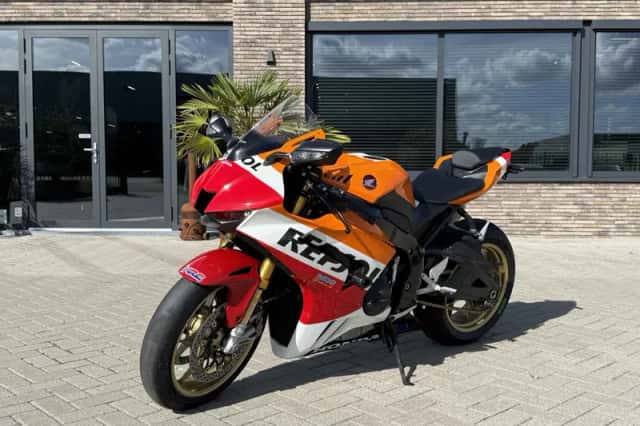 Honda CBR1000RR R Fireblade (2022) thumbnail 2