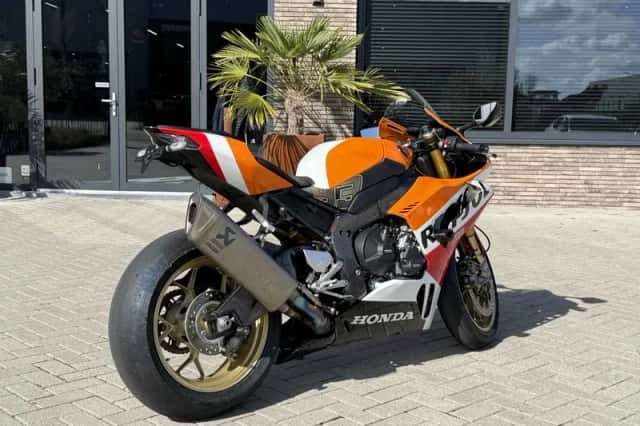 Honda CBR1000RR R Fireblade (2022) thumbnail 3