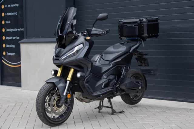 Honda X-ADV 750 (2023) thumbnail 3