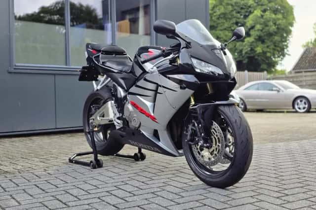 Honda CBR 600 Sport 600RR (2006) thumbnail 1
