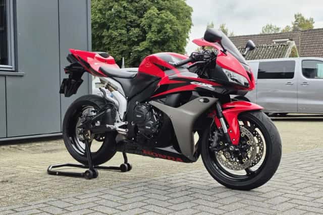Honda CBR (2007) thumbnail 1
