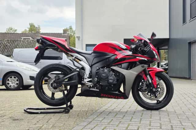 Honda CBR (2007) thumbnail 3