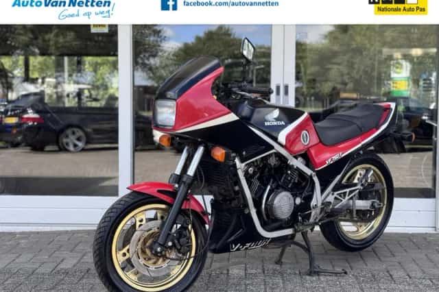 Honda VF (1982) thumbnail 1